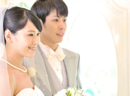 結婚式の男女